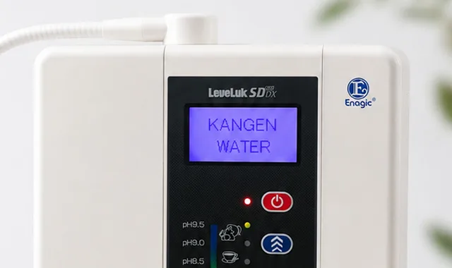 LCD ekran SD501DX uređaja prikazuje „Kangen Water"